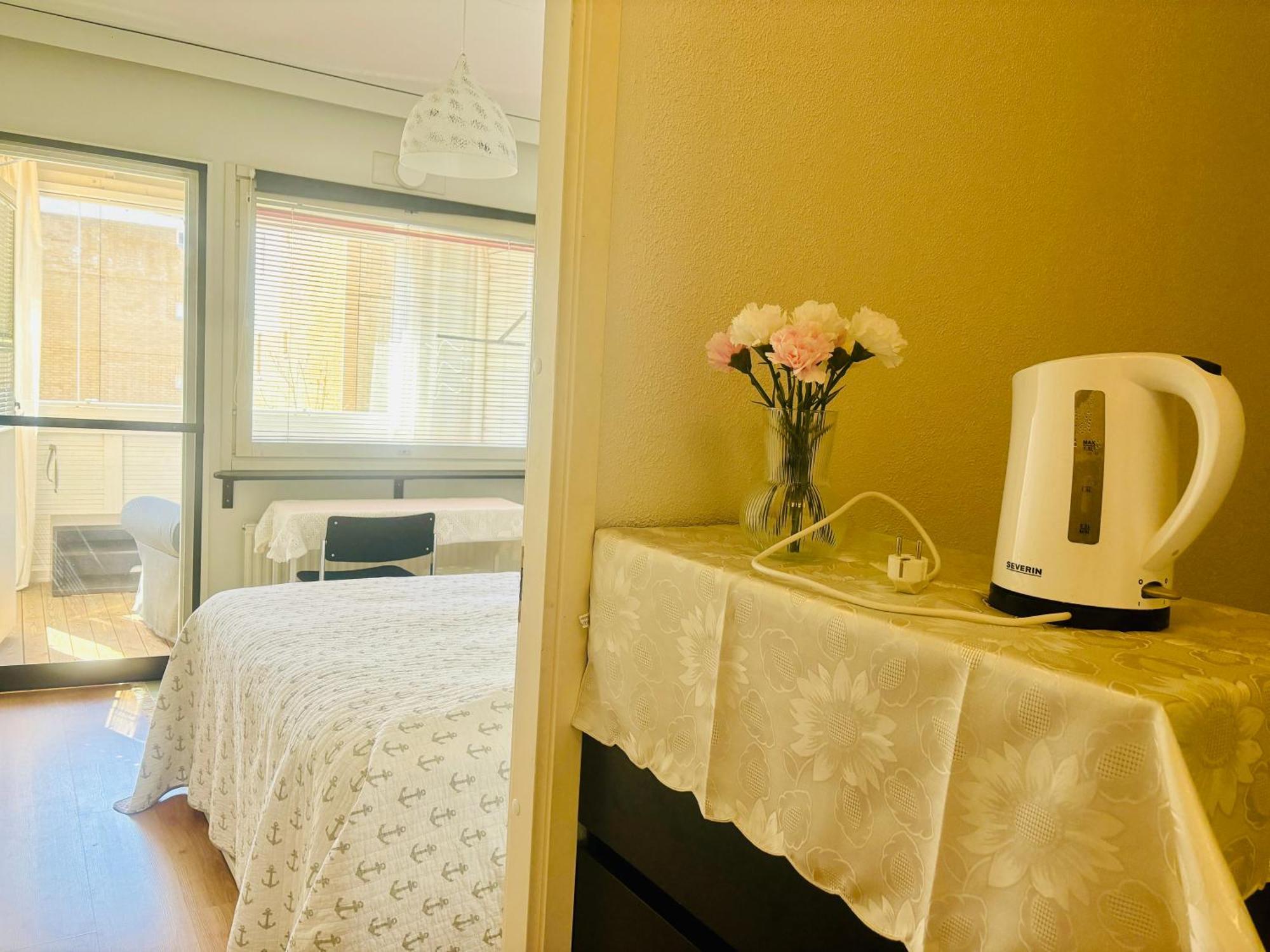Private Rooms Near Metro, Free Parking,Direct Bus From Airport Хелзинки Екстериор снимка